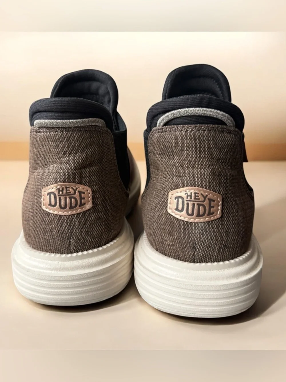 Hey Dude Wm Sz 7 Branson Suede Boot Easy Slip On in Coffee Brown